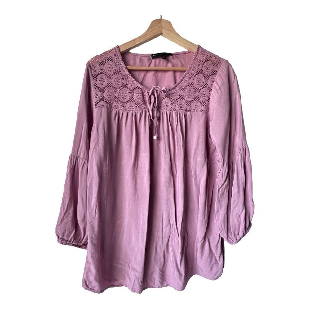 Women's ADRIENNE VITTADINI Blouse long sleeve embroidered light fabric fresh M. - Picture 2 of 11